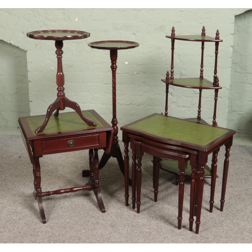 513 - Five pieces of matching occasional furniture. Includes whatnot stand, sofa table, nest of three tabl... 