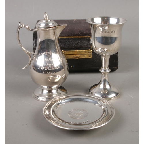 461 - A silver communion set assayed Birmingham 1875 Hilliard & Thomason, 124.2g