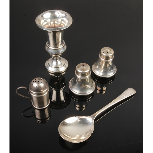 471 - A small quantity of silver including salt and pepper shakers, posy vase, sugar shaker and silver pla... 