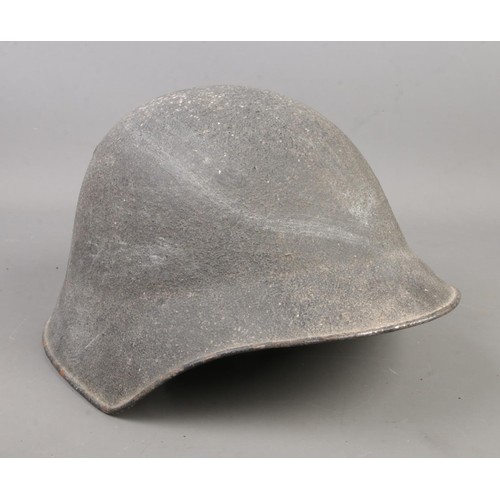 152 - A Swiss Army M18 steel helmet.