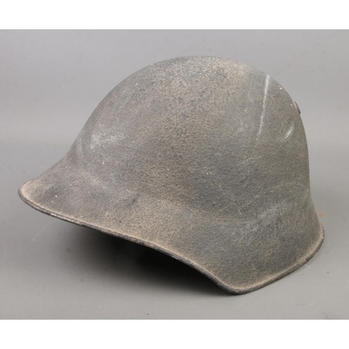 152 - A Swiss Army M18 steel helmet.