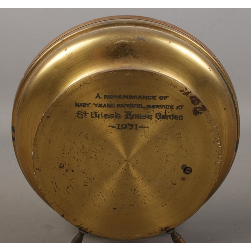 97 - A vintage JC Vickery desk barometer. Presentation message to back for service at St Giles's House Ga... 