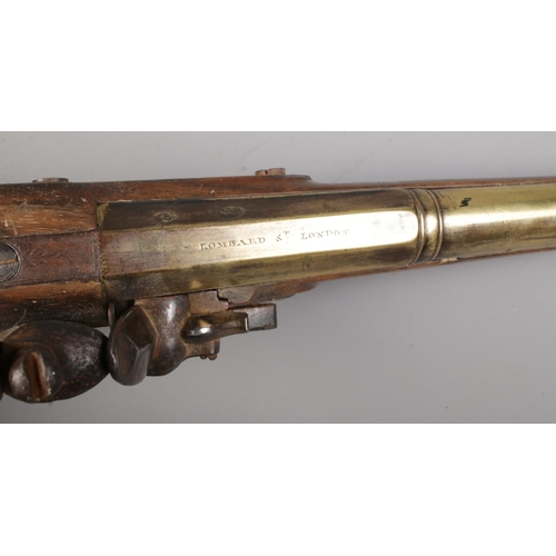 102 - A 19th century flint lock pistol. The lock plate stamped for William Bond. Total length 33cm. CANNOT... 