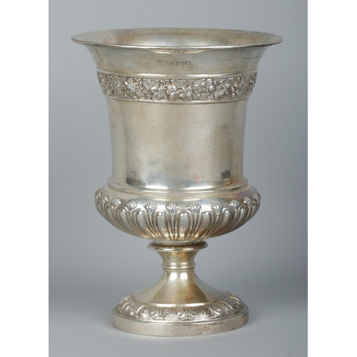 155 - A George IV silver goblet. Bearing coat of Royal Arms of King William IV and Queen Adelaide of Saxe-... 