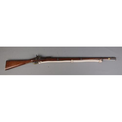 98 - A 19th century Enfield pattern three band muzzle loading percussion rifle. The lock plate stamped fo... 