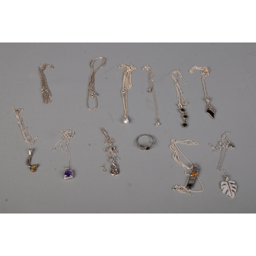 526 - A quantity of silver mostly comprising of various silver chains and pendants with one ring.

42.4g