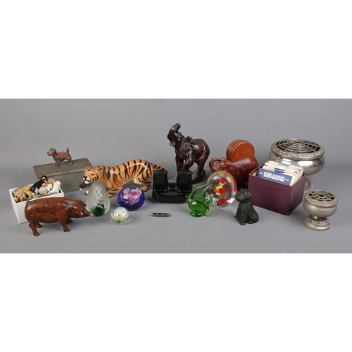 134 - A quantity of collectables, to include Sawyer's View-Master, dog pin cushion, glass paperweights and... 