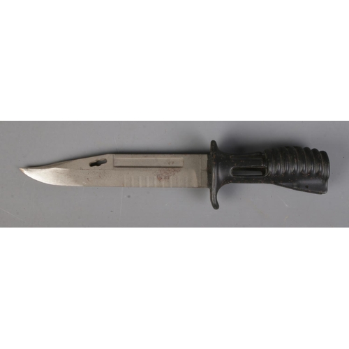 541 - A British bayonet knife designed for the SA80 1985 rifle.  CANNOT POST