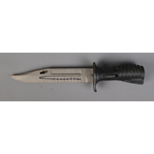 543 - A British bayonet knife designed for the SA80 1985 rifle.  CANNOT POST