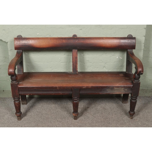 560 - An early 20th century wooden bench

Hx87cm
Lx140cm