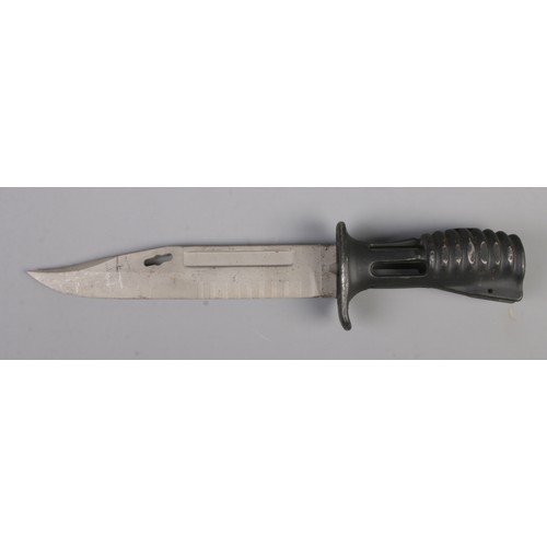 542 - A British bayonet knife designed for the SA80 1985 rifle.  CANNOT POST