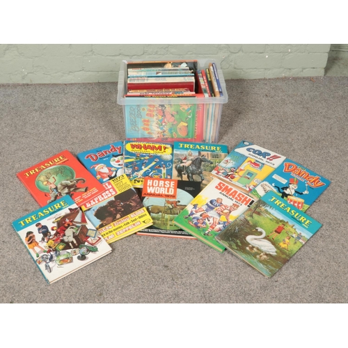 255 - A box of assorted vintage children's annuals, to include Beezer, Eagle, Blue Peter and Cor!!