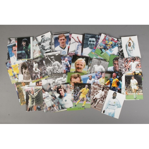 102 - Leeds Utd, 100 greatest players of all time, a complete set of the colour photocards