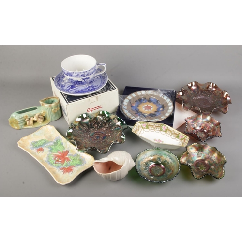 128 - A collection of ceramics and glass. Includes boxed Spode Blue Room Indian Sporting grande cup and sa... 