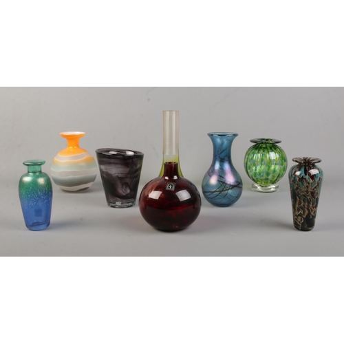 141 - A collection of decorative art glass vases, to include examples from Adrian Sankey, Jane Charles and... 