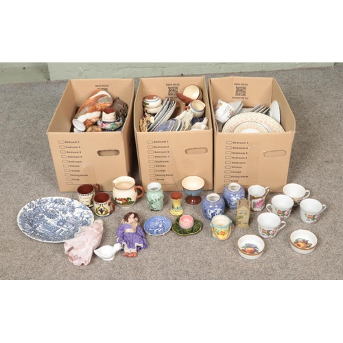 196 - Three boxes of miscellaneous ceramics to include Torquay/Motto ware, Sylvan, Enoch Wedgwood, Royal N... 