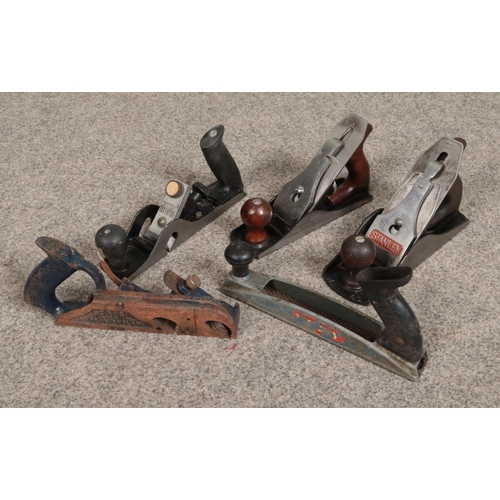 198 - Five woodworking planes. Includes Stanley No. 4 1/2 and RB10 examples, Record No. 078 etc.