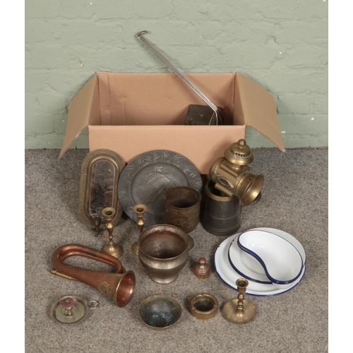 226 - A large box of metalwares including brass coach light, brass and other metal vases, candlesticks, as... 