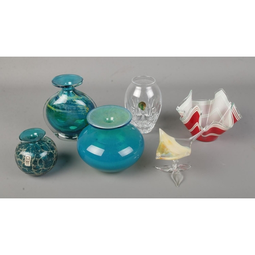 93 - A Murano style glass manta ray together with a selection of Mdina glass vases, Waterford Crystal vas... 