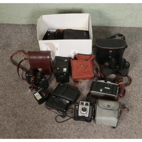 160 - A collection of assorted vintage cameras and binoculars to include Carl Zeiss Jena Jenoptem 8x30W, G... 