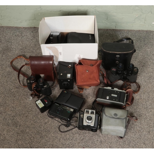 160 - A collection of assorted vintage cameras and binoculars to include Carl Zeiss Jena Jenoptem 8x30W, G... 