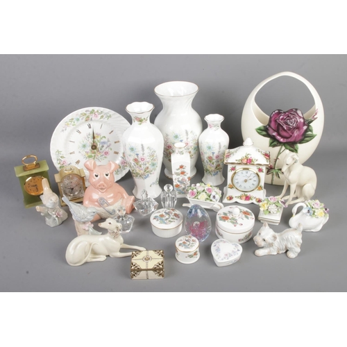 171 - A collection of assorted ceramics to include Royal Doulton, Royal Albert Old Country Roses, Aynsley ... 