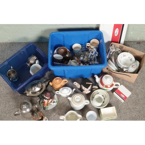 221 - A large quantity of mostly ceramics including Vinewood Ridgeway part tea set, Denby, Sadler, Royal D... 