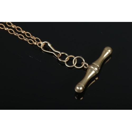 392 - A 9ct Gold necklace chain, with T-bar attached. Length (doubled): 26cm. Total weight: 2.0g