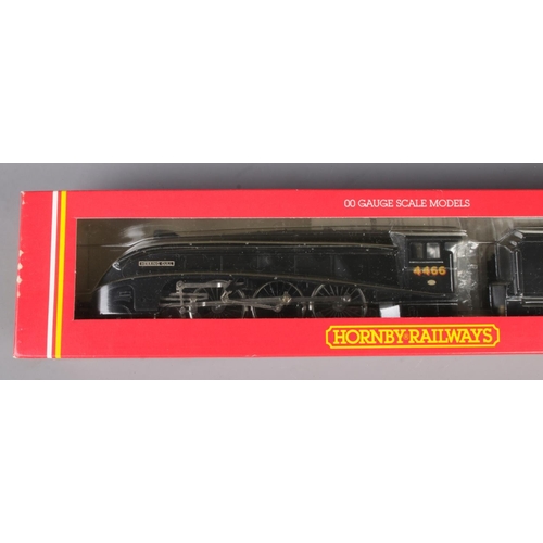 421 - A boxed limited edition Hornby Railways 'Herring Gull' 1942-1944 LNER 4-6-2 Locomotive Class A4 00 g... 