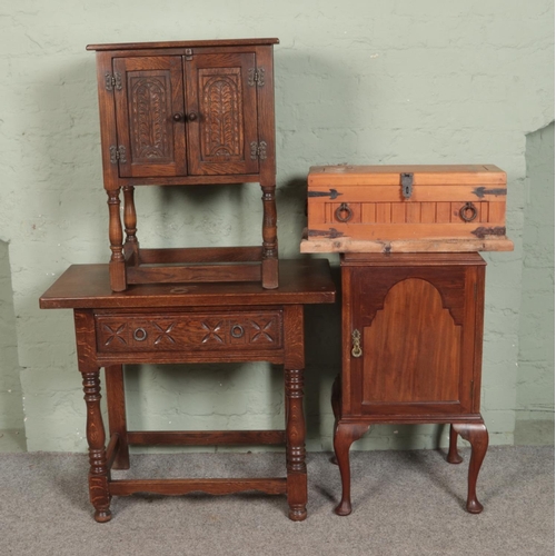 539 - A collection of assorted occasional furniture to include single drawer carved oak side table and two... 