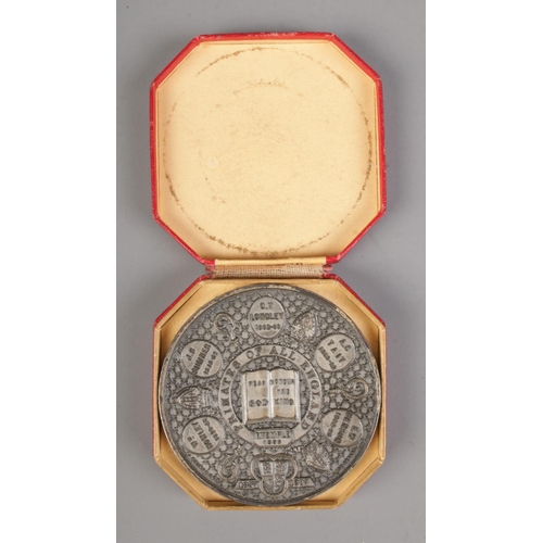 402 - 1897 Queen Victoria Diamond Jubilee 'Primates of all England' medal by Frank Bowcher.