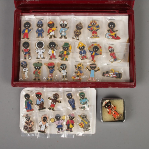 424 - A good collection of Robertson's Golly brooches to include lifeboatman, complete set of 1997 New Gol... 