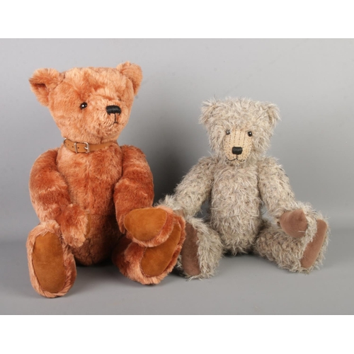 86 - Two jointed teddy bears. Consists of Gigi Collectors Bear with belt collar and Ruben Bears 'Made wit... 