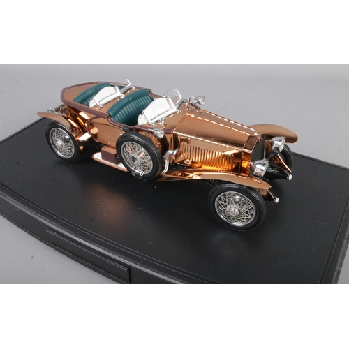 60 - A Franklin Mint 1:24 scale 1921 Rolls Royce Silver Ghost diecast model with specially fitted copper ... 