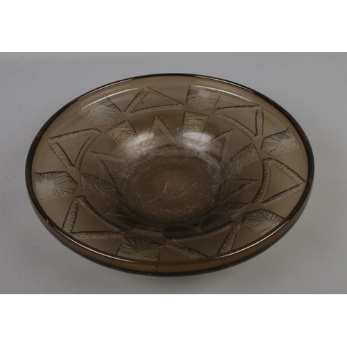 468 - A Daum Nancy France tinted amber glass bowl with deep cut and etched triangular panels 

Dx30cm