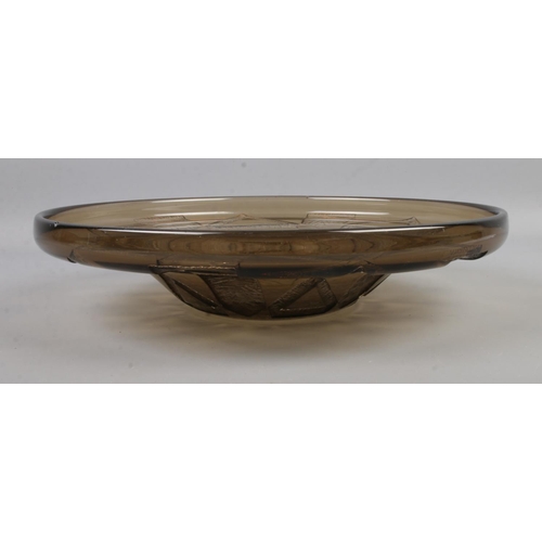 468 - A Daum Nancy France tinted amber glass bowl with deep cut and etched triangular panels 

Dx30cm