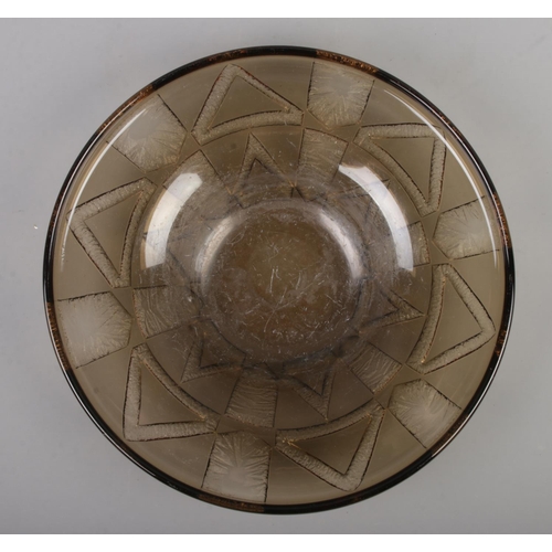 468 - A Daum Nancy France tinted amber glass bowl with deep cut and etched triangular panels 

Dx30cm