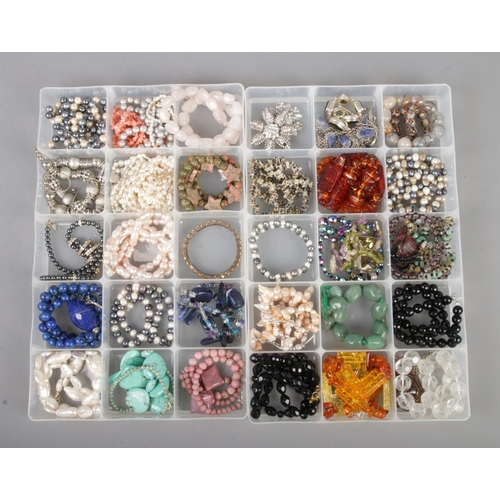 80 - Two trays of good quality gemstone costume jewellery including turquoise, cultured pearls, lapis laz... 