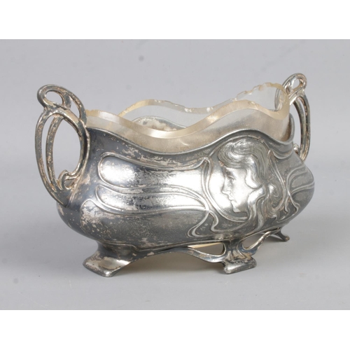 385 - A silver plated WMF (Württembergische Metallwarenfabrik) small centerpiece bowl, with glass liner. S... 