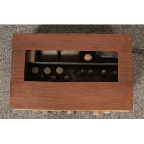 286 - A Rogers HG88 MkII valve amplifier in case.