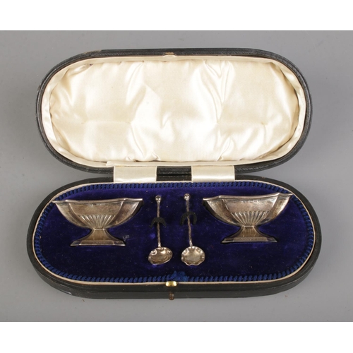 410 - A silver cruet set in fitted case assayed Chester 1902 John Millward Banks

40.3g