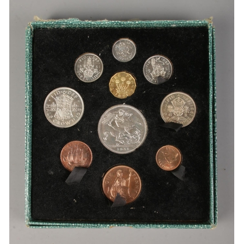 416 - A quantity of coin sets, to include Royal Mint 1951 Festival of Britain 10 coin set, Royal Mint 2010... 