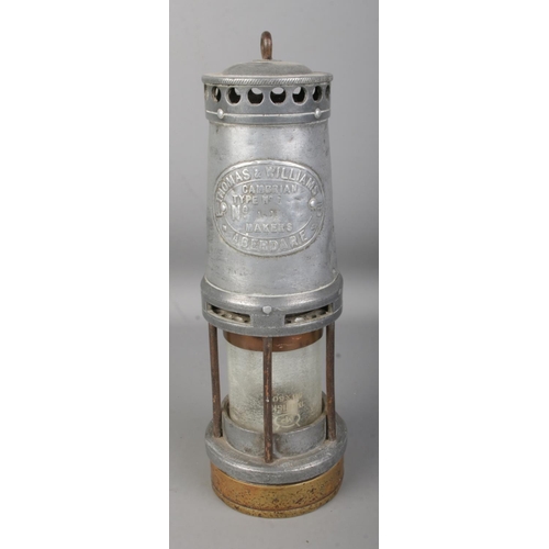 438 - Thomas & Williams Ltd., Aberdare Cambrian Type 01 miners safety lamp.