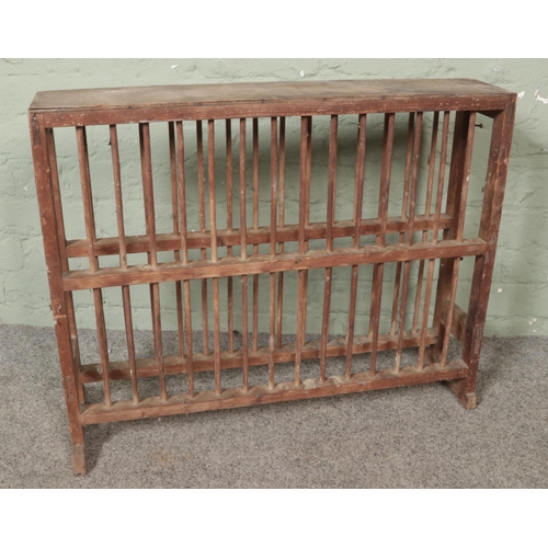 471 - A 19th century pine two tier plate drying rack