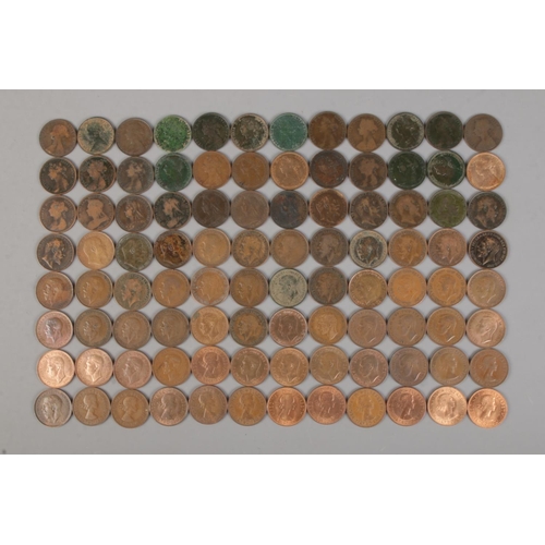 425 - A good collection of British halfpenny coins. Dates almost consecutive run 1860-1967. Includes Heato... 