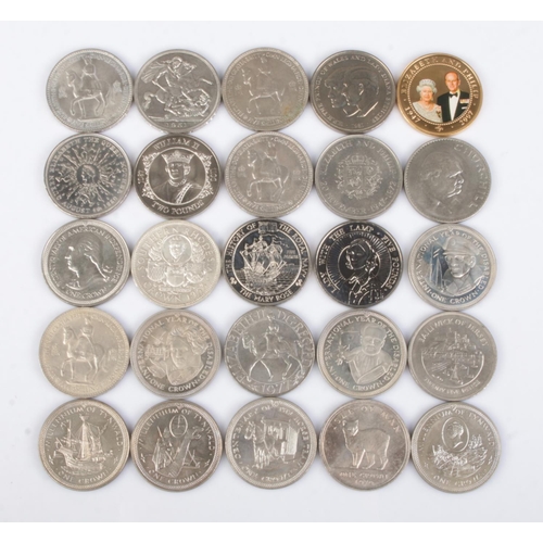 468 - A collection of assorted British and Commonwealth commemorative coins, mainly Elizabeth II. Includes... 