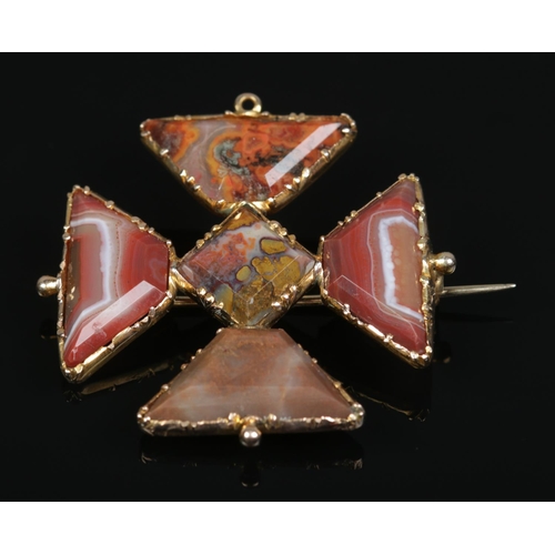 159 - A rare George III gold and agate Maltese cross brooch/pendant. 3.6cm x 3.6cm. 7.7g.