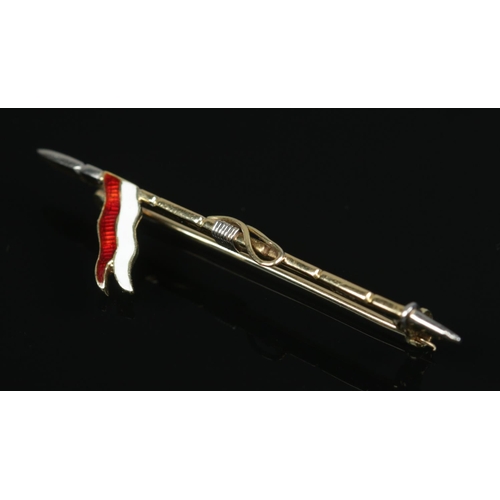 175 - A 14ct gold and enamel Yacht Club brooch. 2.55g.