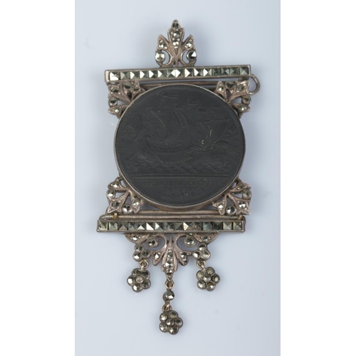 184 - A silver, marcasite and basalt First Punic War medallion. Inscribed Premiere Guerre Punique AR 492, ... 