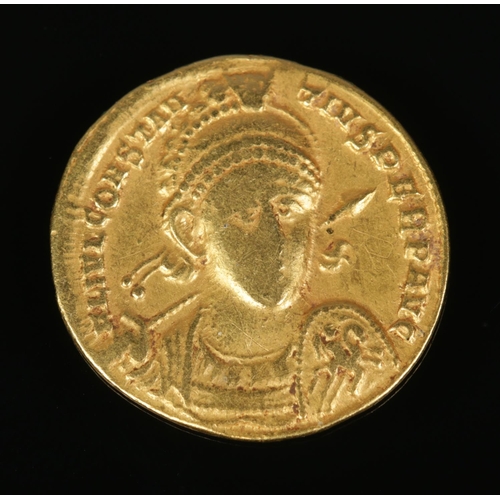 495 - A Byzantine Constantius II gold solidus, Antioch mint, circa 353-355. 3.91g.